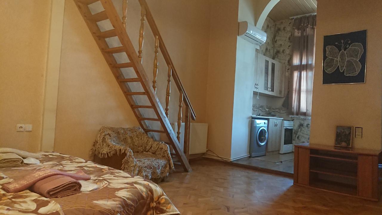 Grandma'S Hotel Tbilissi Extérieur photo